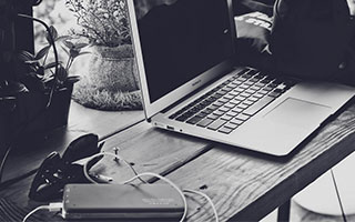 麦迪被爵士前锋群围剿！超清回顾08年季后赛火箭vs爵士G4